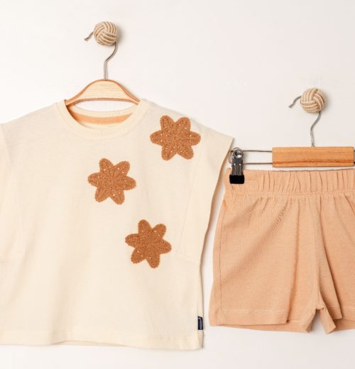 Girls Star Embossed T-Shirt & Shorts Set  (3-6Y)
