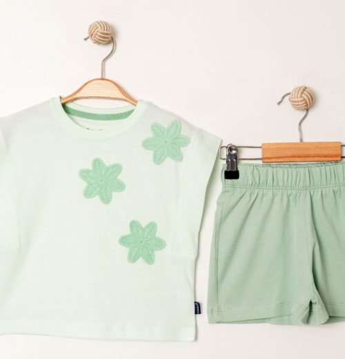 Girls Star Embossed T-Shirt & Shorts Set  (3-6Y)