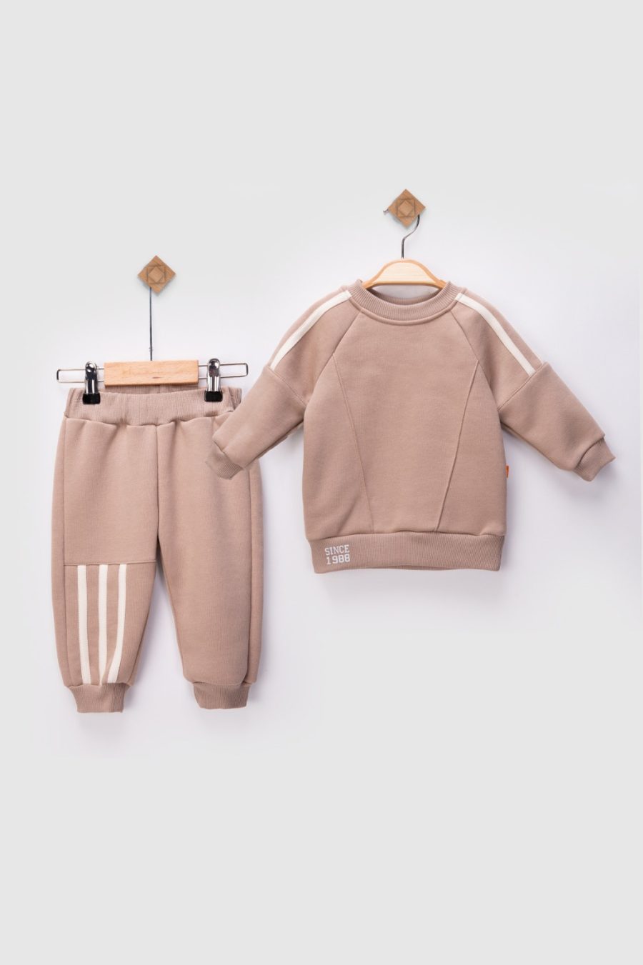 2490 beige Baby Boys Two Piece Stripe Tracksuit (9-24M)