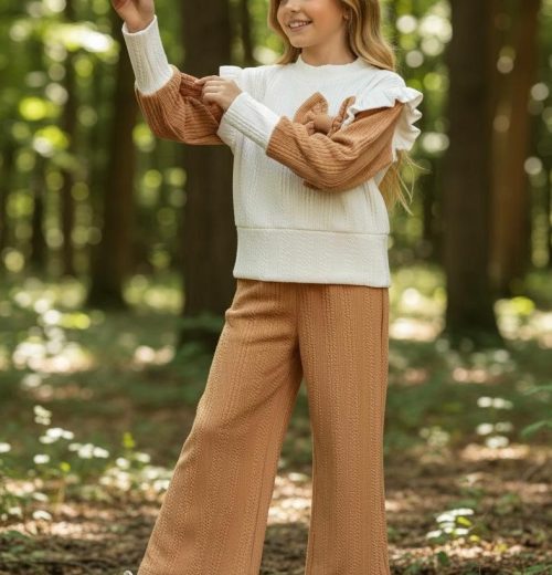 Girls Two Piece Embossed Bow Lounge Wear Set (4-12Y)