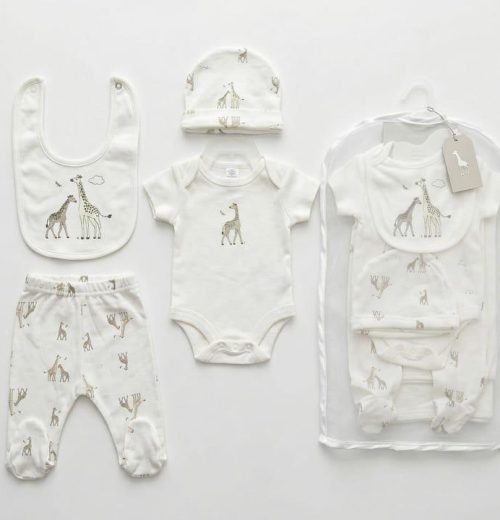 Baby 5 Piece Giraffe Gift Set with Hat, Bib & Blanket Bib (NB-6M)